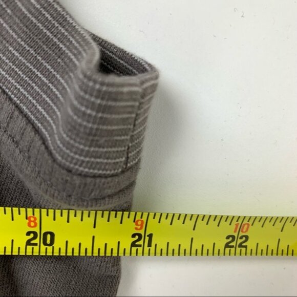 Men's A/X Armani Exchange V-neck  Grey Knit Button Up Vest size L - Picture 8 of 9